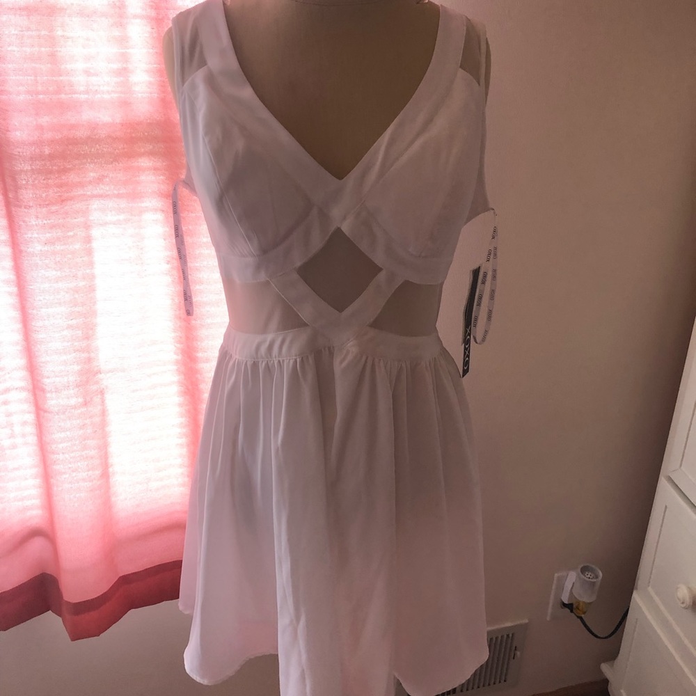 🐚WHITE MINI DRESS
